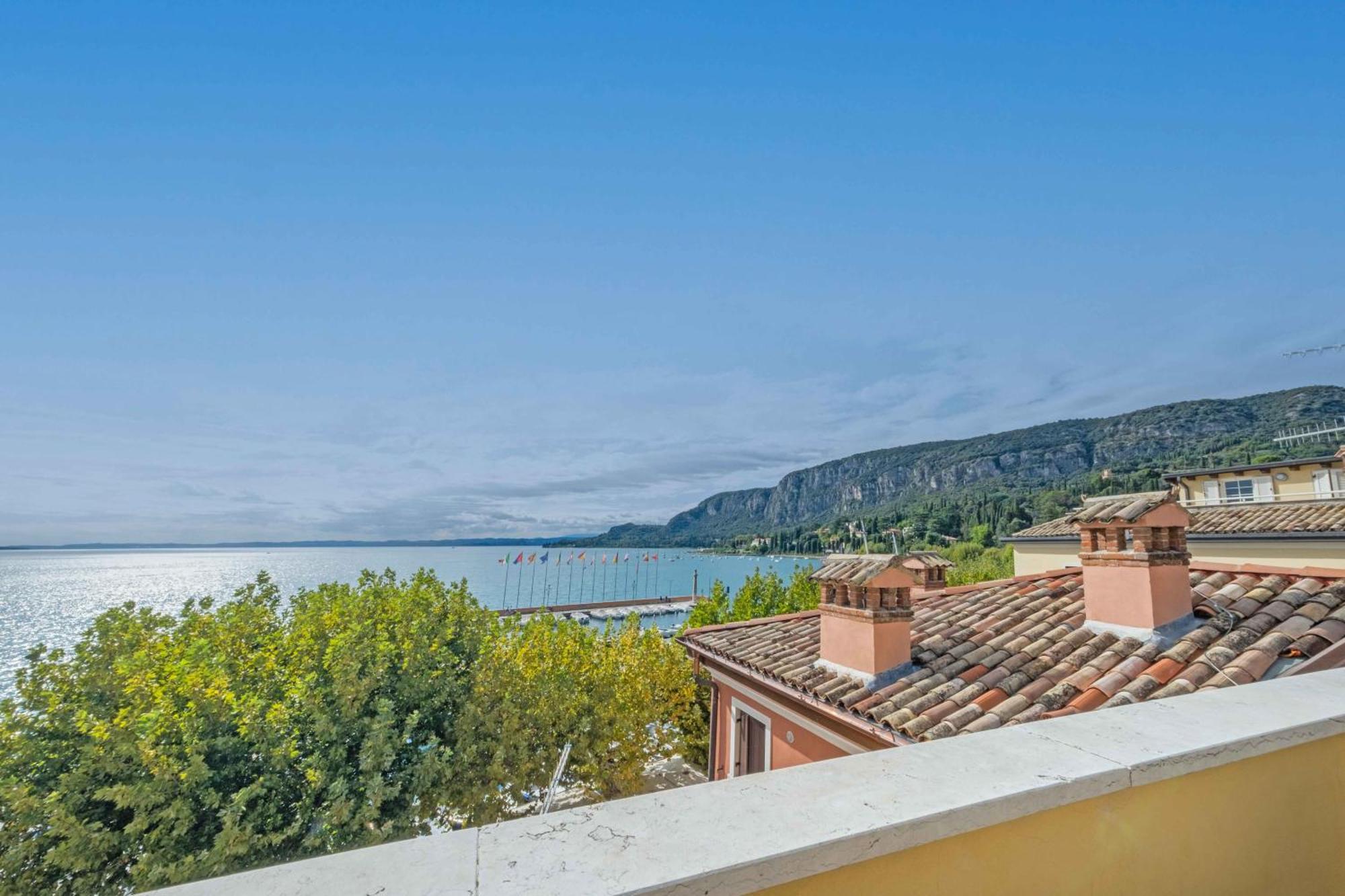 Apartmentsgarda - Baia Del Garda 5 Luaran gambar